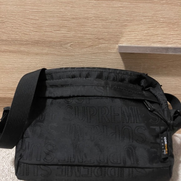 Supreme sling bag - Picture 4 of 5